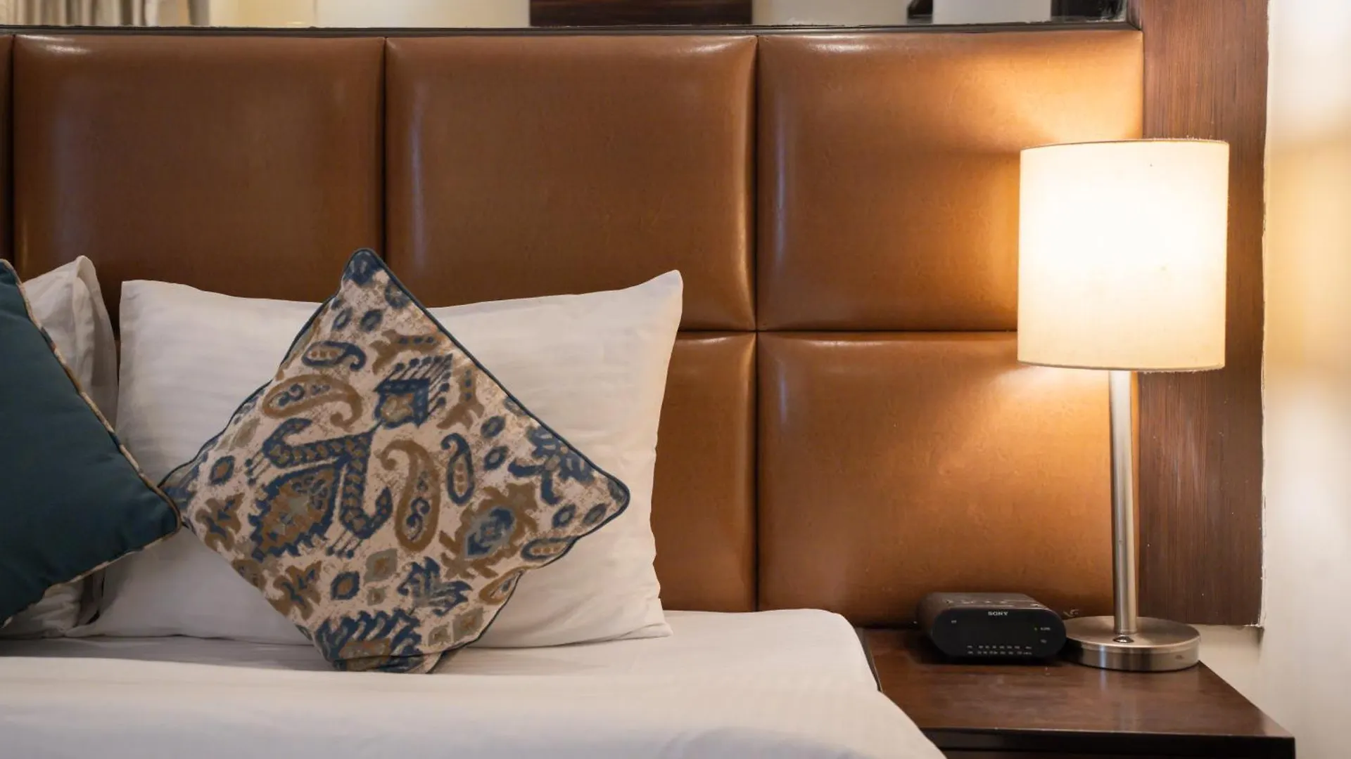 *** Guest house Ahuja Residency Cyber City II Gurgaon India