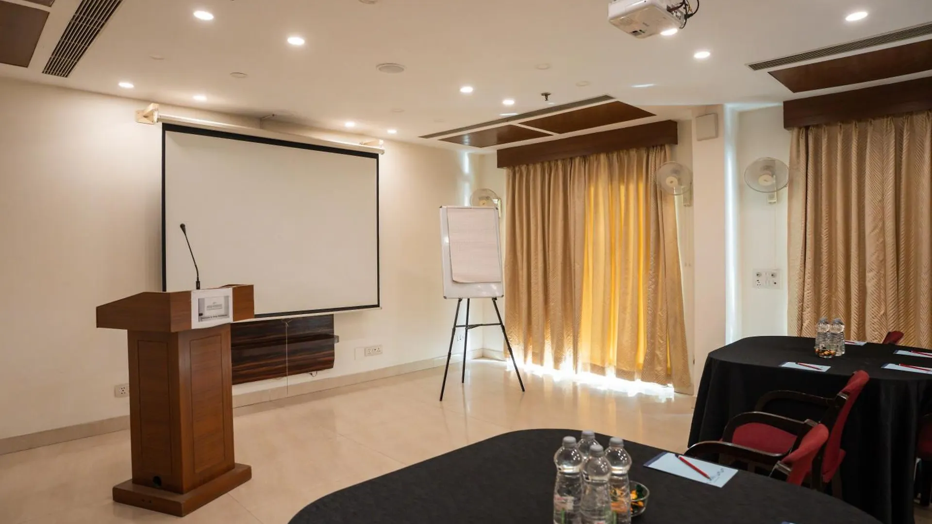 Ahuja Residency Cyber City II Gurgaon Guest house