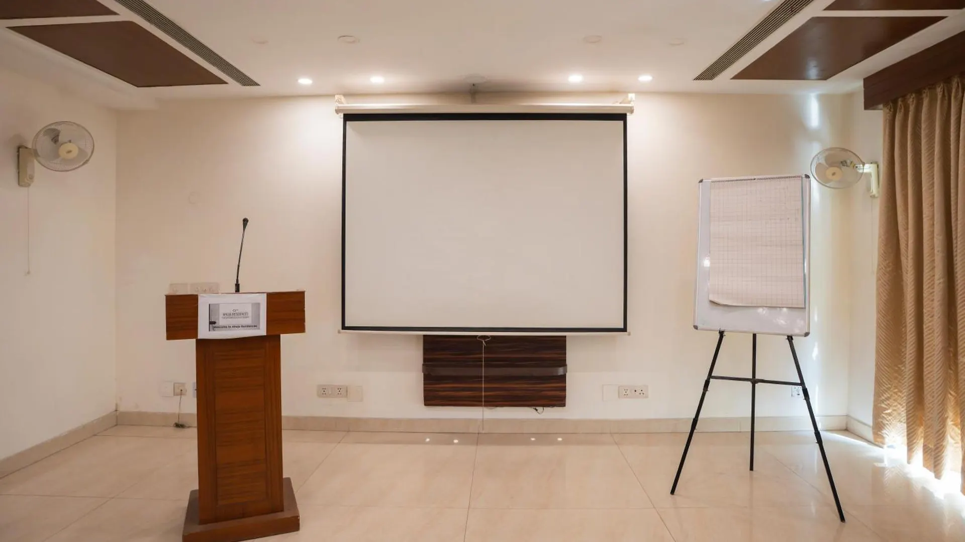 Ahuja Residency Cyber City II Gurgaon Guest house